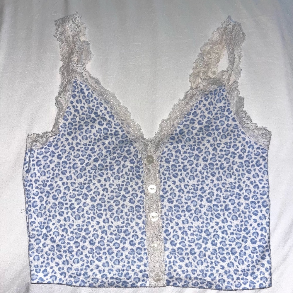 URBAN OUTFITTERS blue and white cheetah print crop top size s